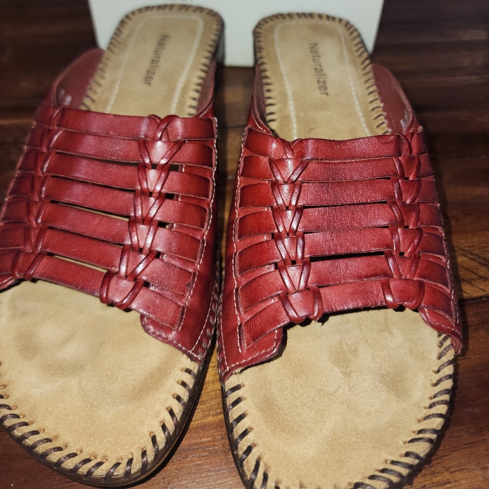 Naturalizer Redford rouge leather women's sandals slightly used practically new